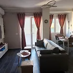 Azure Sands Apartmán