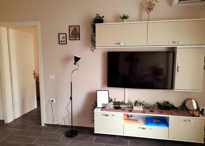 Azure Sands Golem (Tirana)