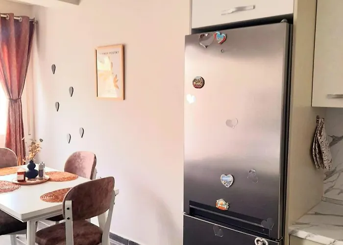 Azure Sands Apartment Golem (Tirana)