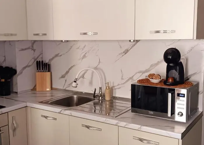 Azure Sands * Golem (Tirana)